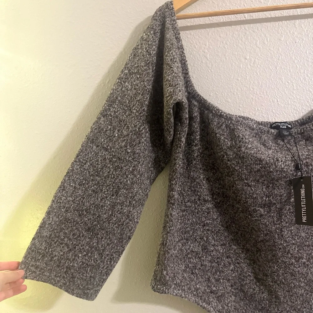 🐣NWT PrettyLittleThing Charcoal Off-Shoulder Sweater - Picture 7 of 12